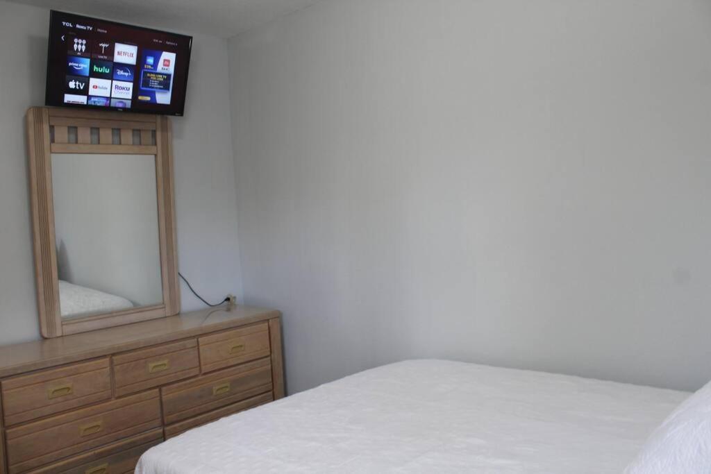 ☆The Oasis In Murray Hill☆ -Sleeps 8- Wifi- Cozy ジャクソンビル エクステリア 写真
