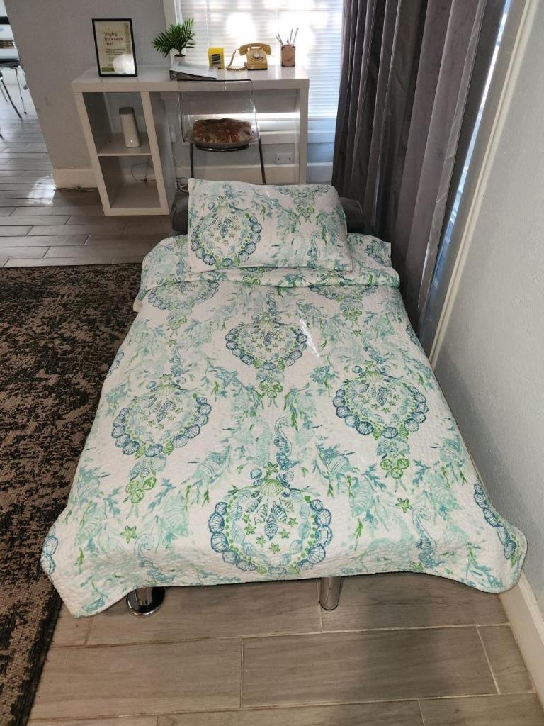 ☆The Oasis In Murray Hill☆ -Sleeps 8- Wifi- Cozy ジャクソンビル エクステリア 写真
